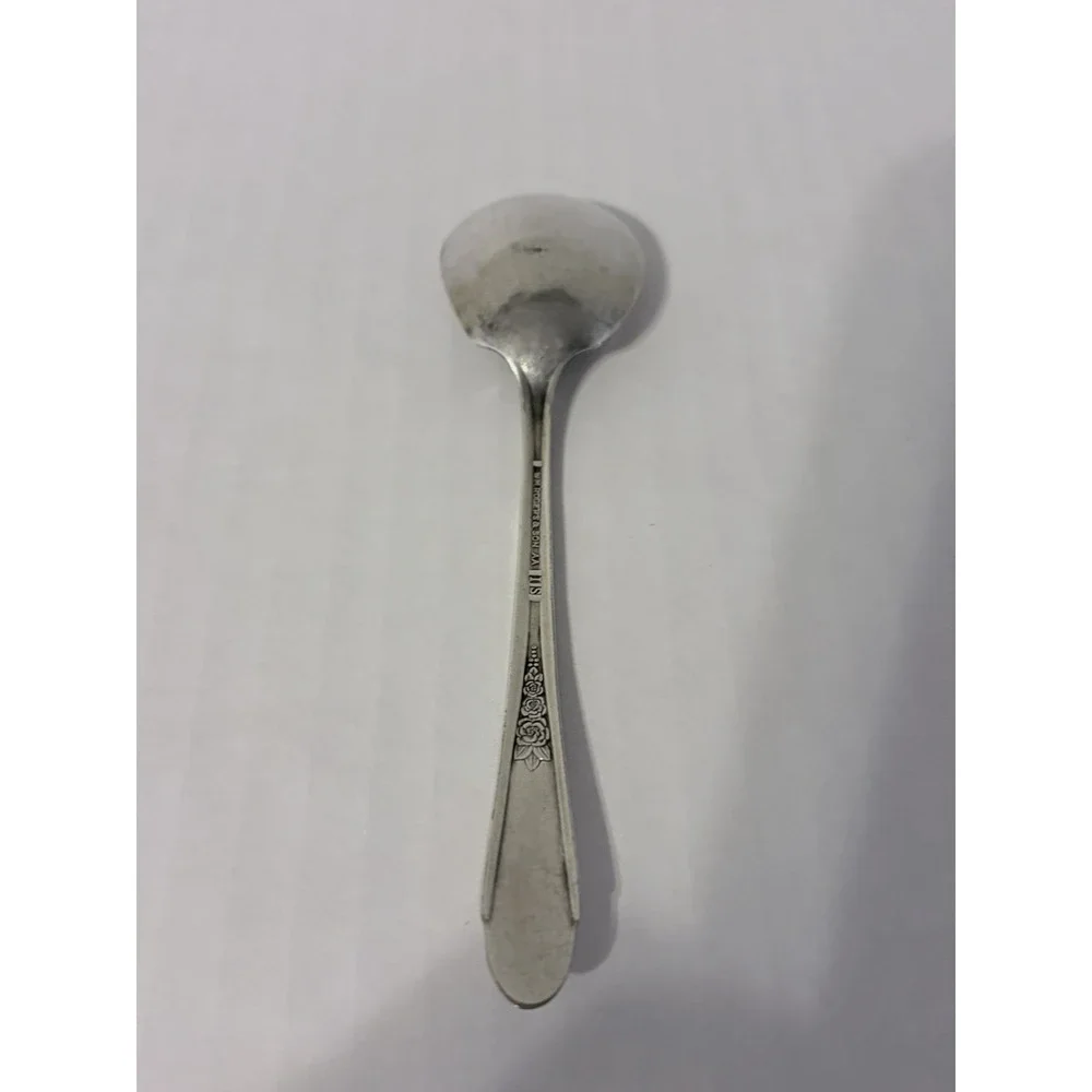Wm. A Rogers Silver Plated Spoon Floral Decorative Handle Glossy Silver 6 in